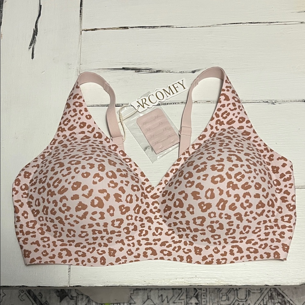 Wireless Leopard-Print Comfort Bra in Blush Pink